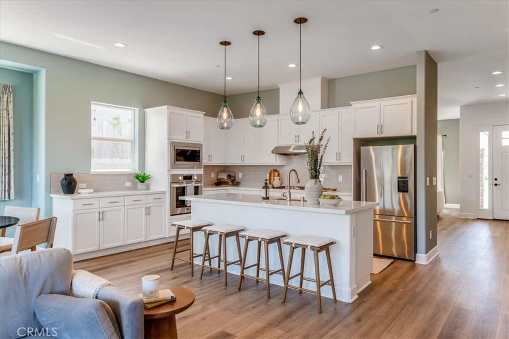 5868 Leaf Springs Place