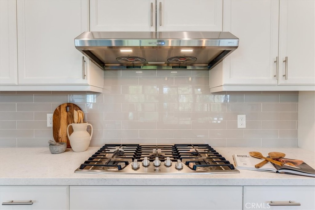 5868 Leaf Springs Place