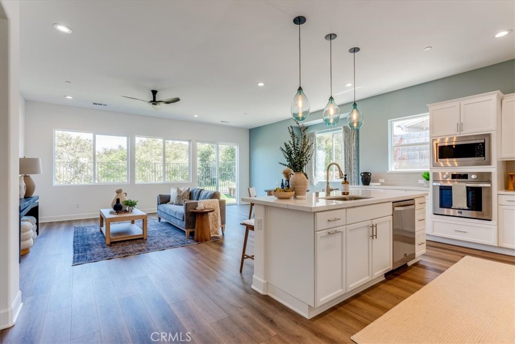 5868 Leaf Springs Place