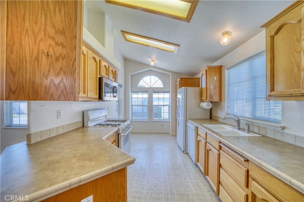 3057 S Higuera Street 9