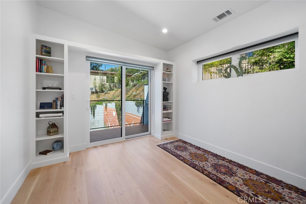 2318 Santa Ynez Avenue