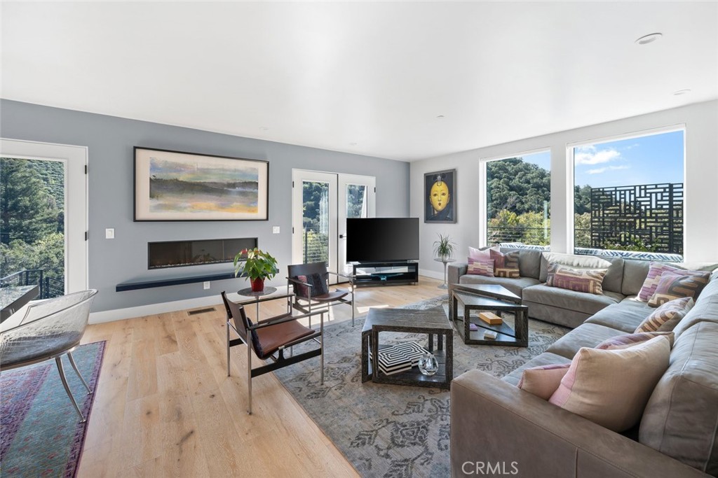 2318 Santa Ynez Avenue