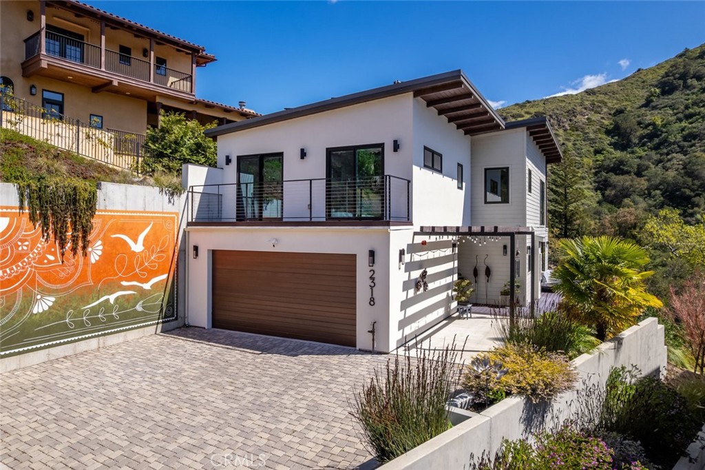 2318 Santa Ynez Avenue