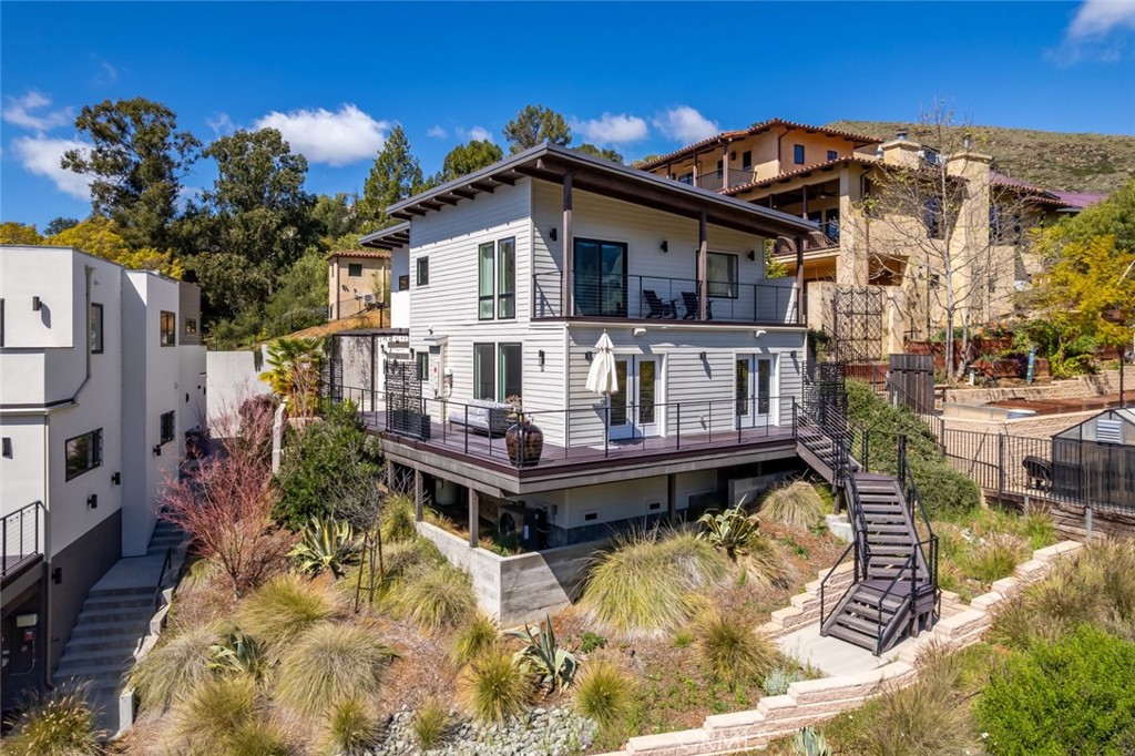 2318 Santa Ynez Avenue