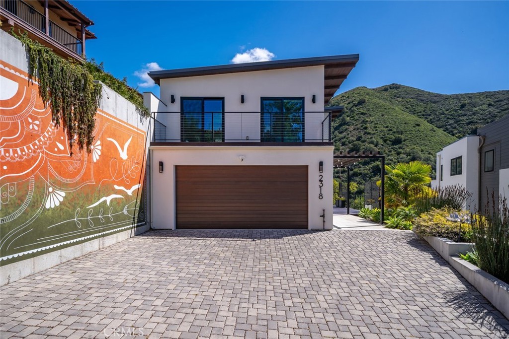 2318 Santa Ynez Avenue