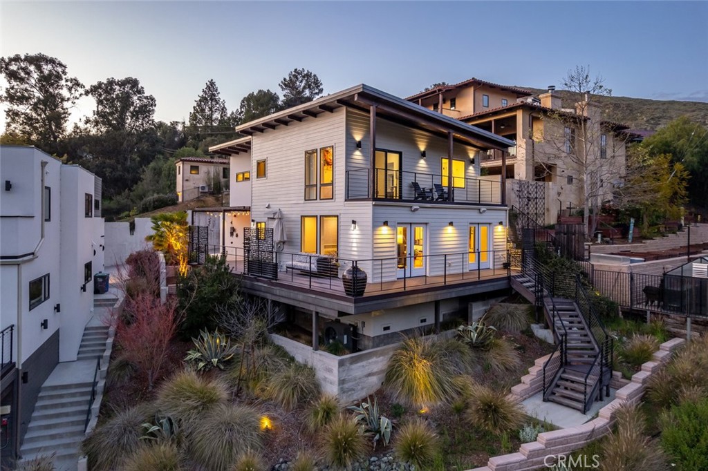 2318 Santa Ynez Avenue