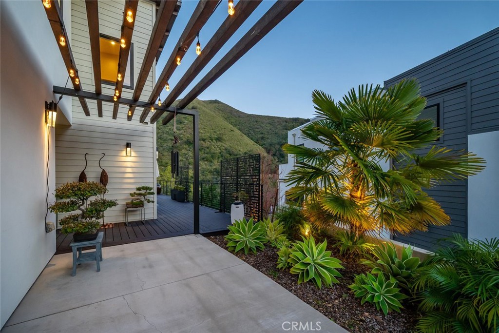 2318 Santa Ynez Avenue