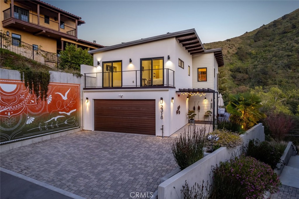 2318 Santa Ynez Avenue