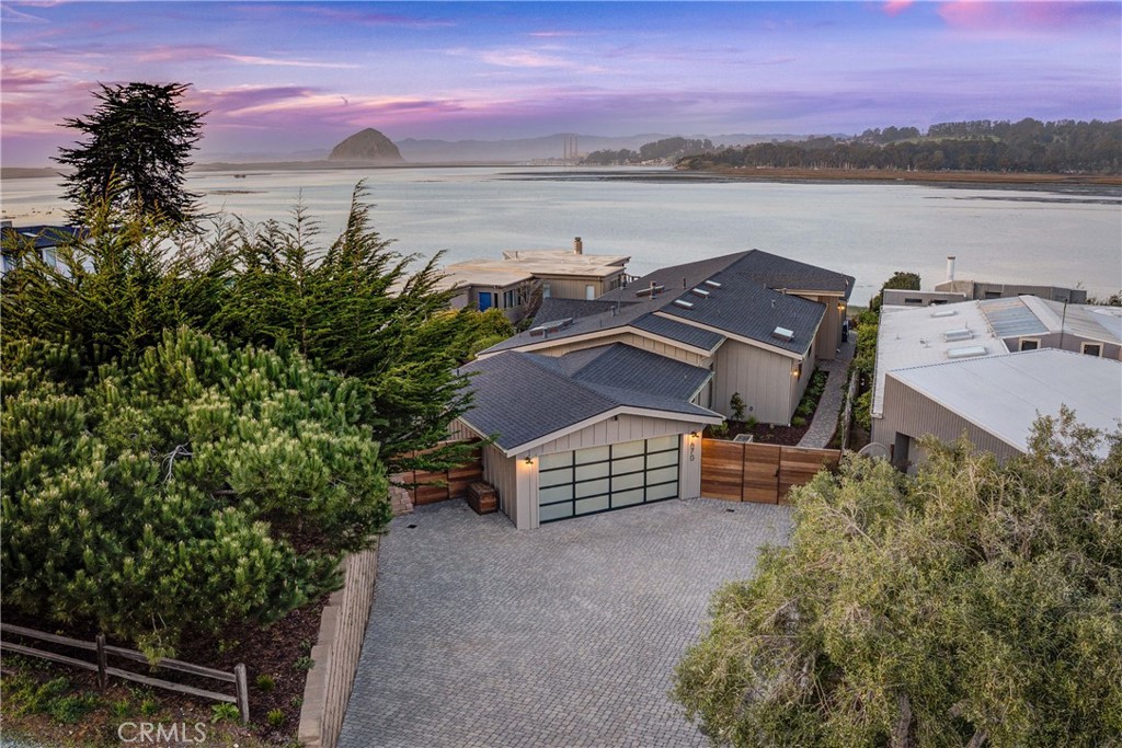 670 Santa Lucia Avenue