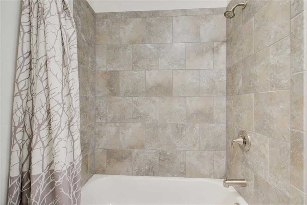 1040 PEYTON VIEW Court