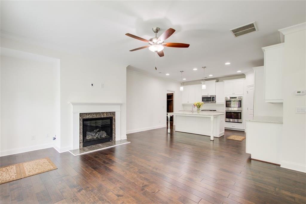 1040 PEYTON VIEW Court