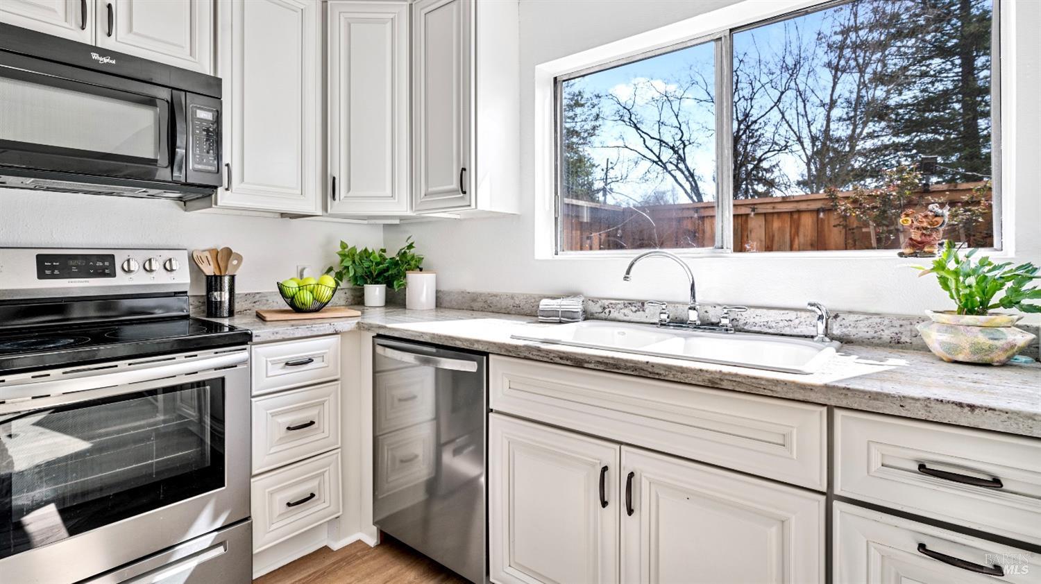 1737 Las Pravadas Court