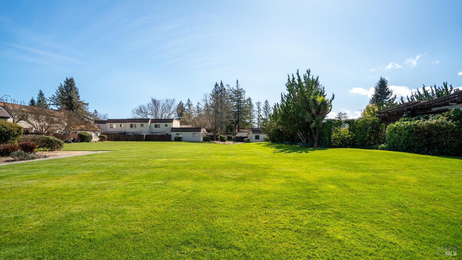 1737 Las Pravadas Court