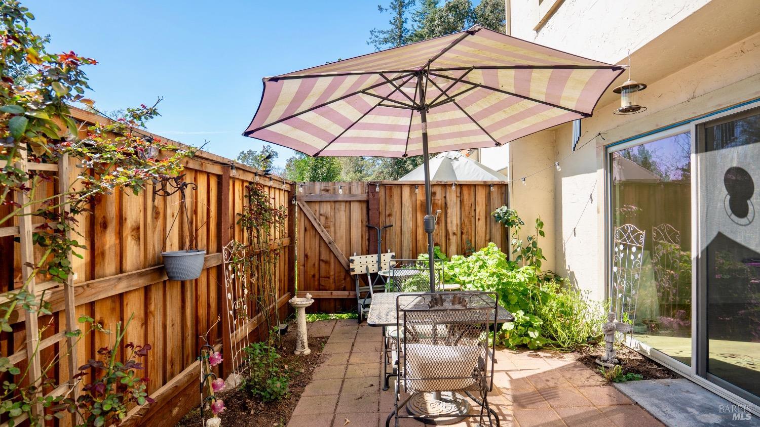 1737 Las Pravadas Court