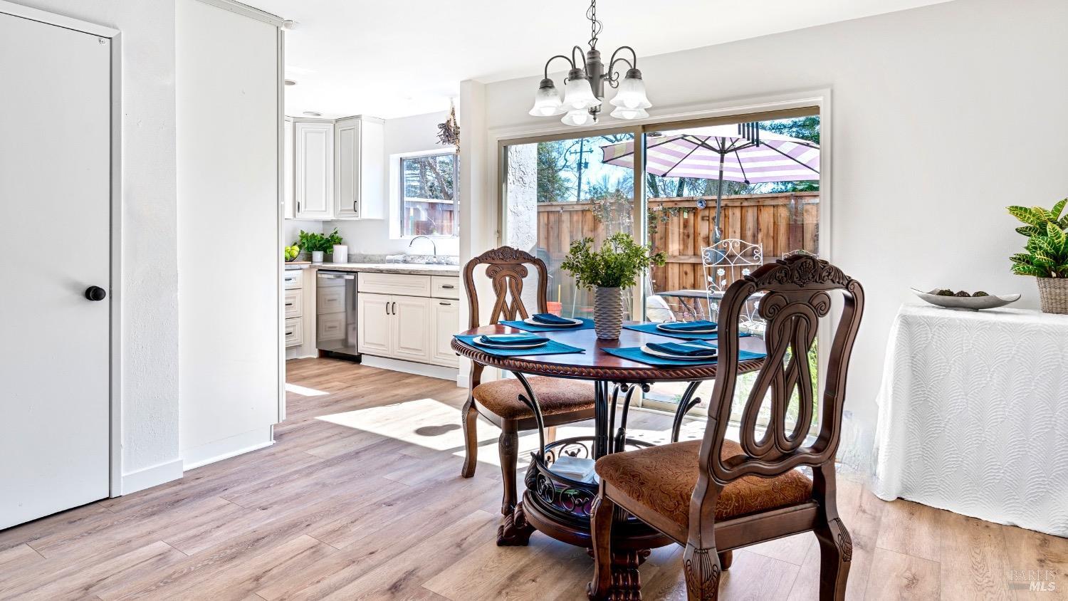 1737 Las Pravadas Court