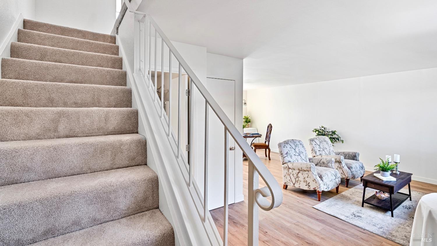 1737 Las Pravadas Court