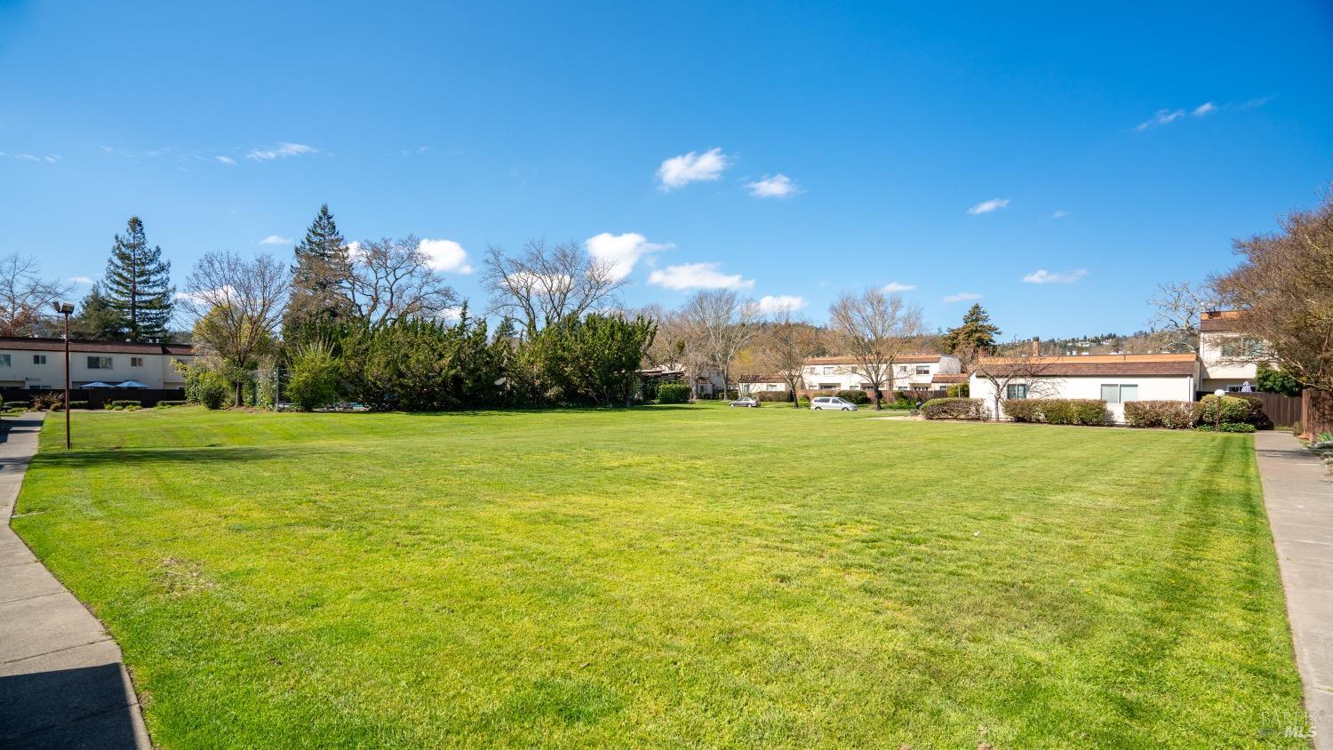 1737 Las Pravadas Court