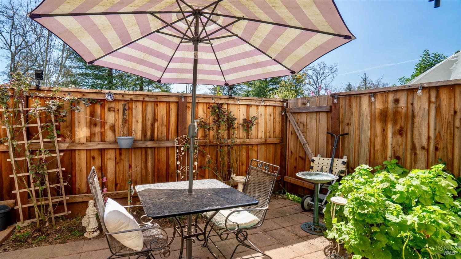 1737 Las Pravadas Court