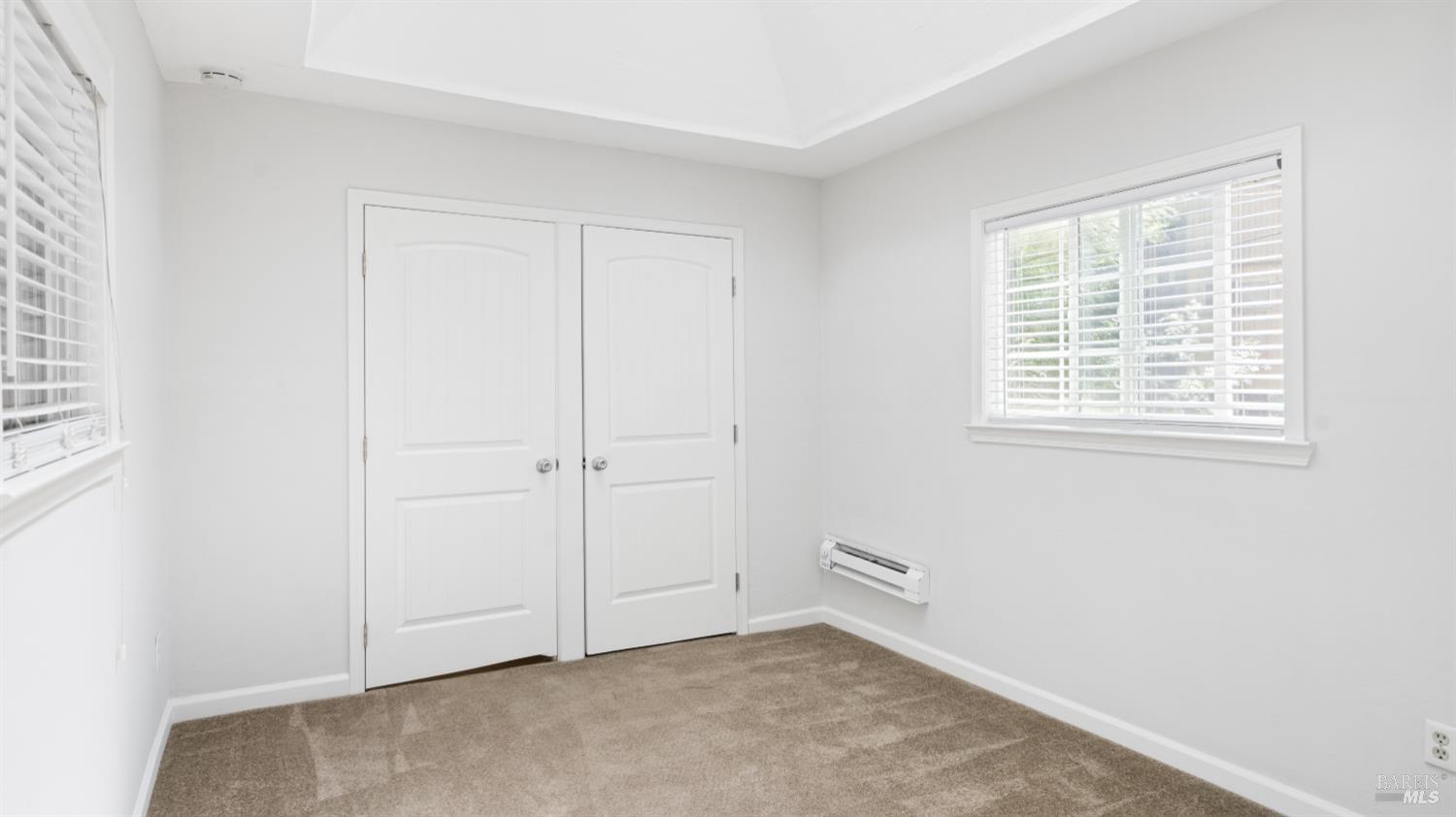 17498 Riverside Drive