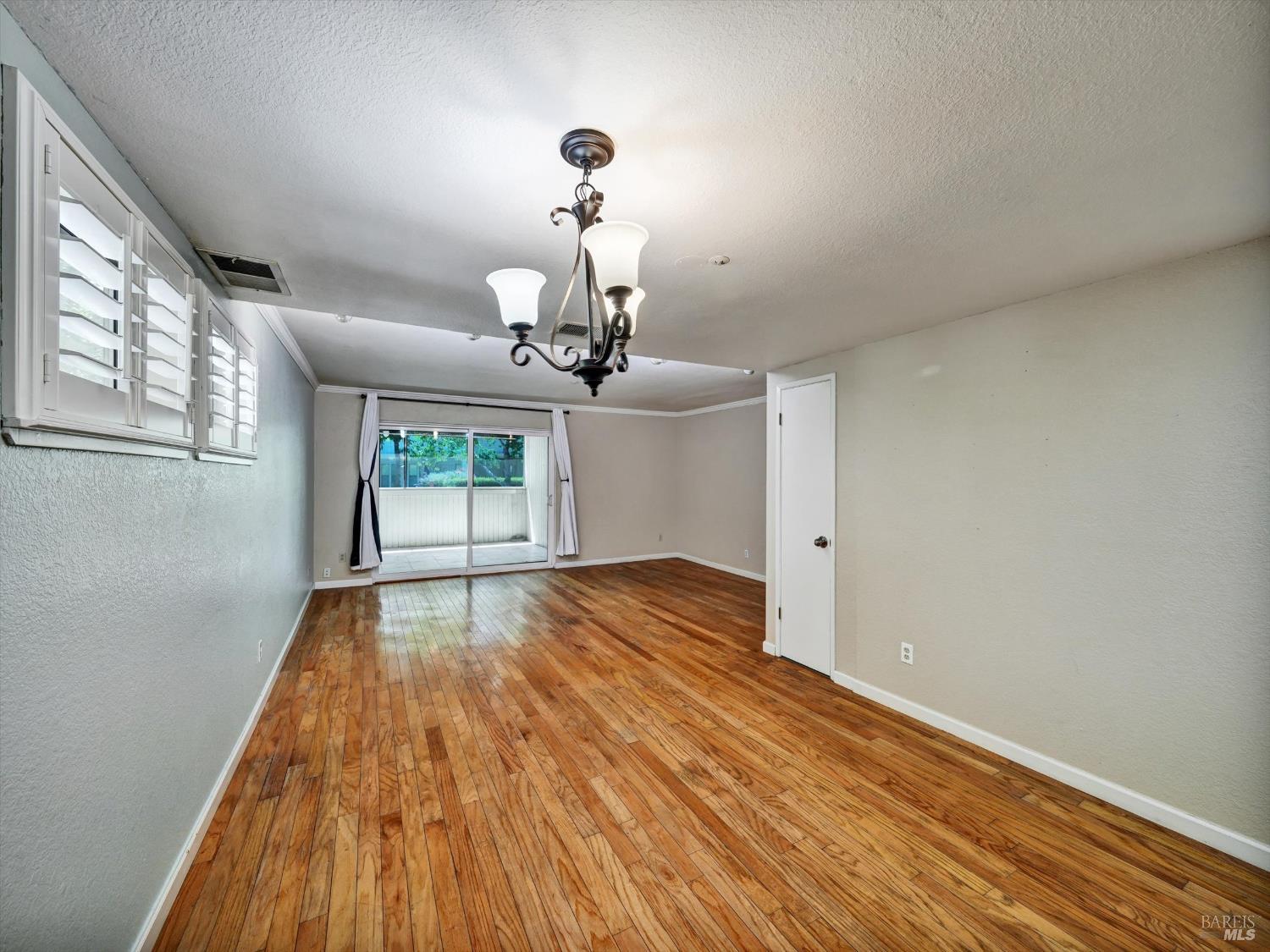 1534 Mission Boulevard