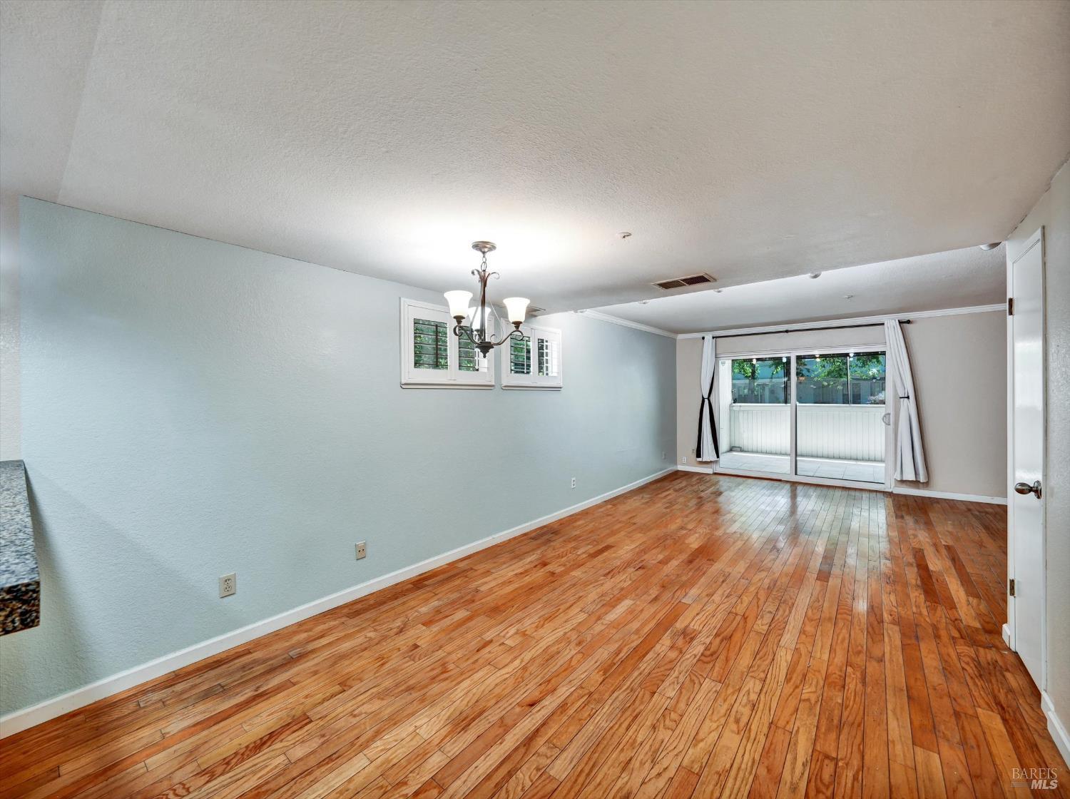 1534 Mission Boulevard