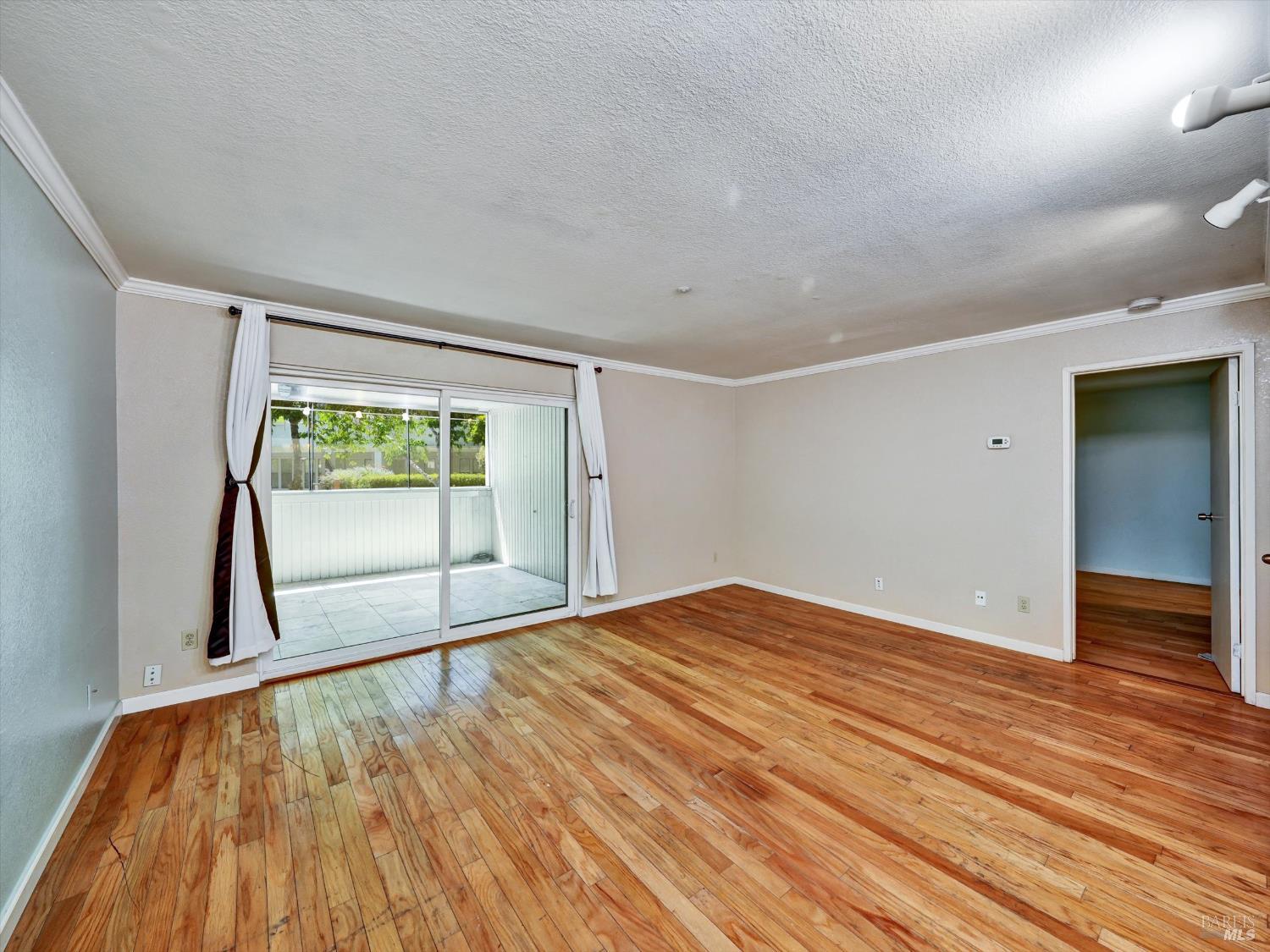 1534 Mission Boulevard