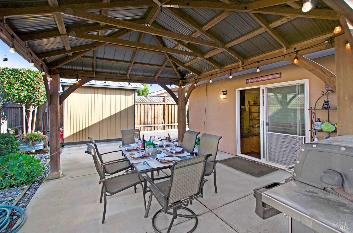 1721 Jennings Avenue