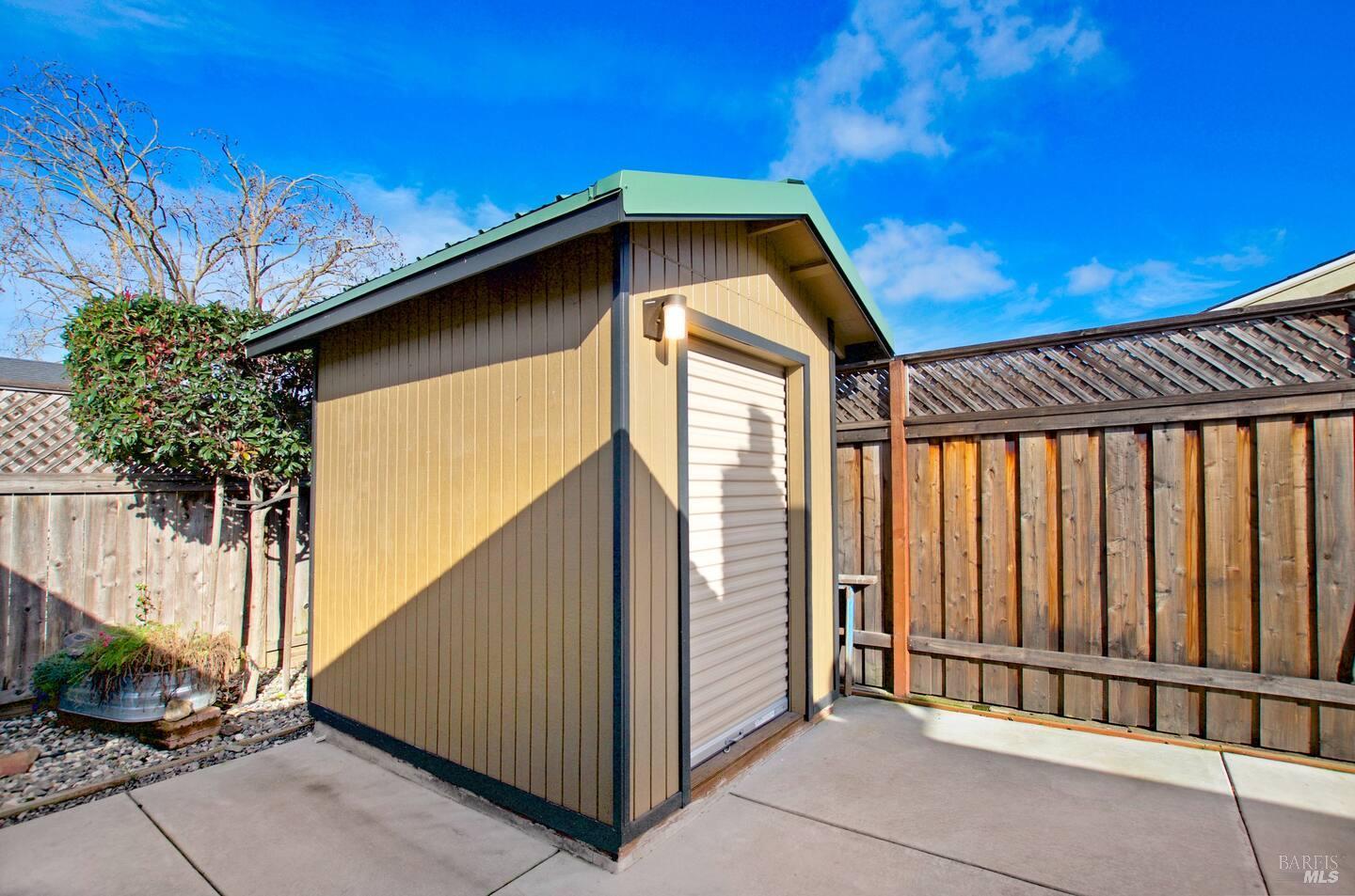 1721 Jennings Avenue