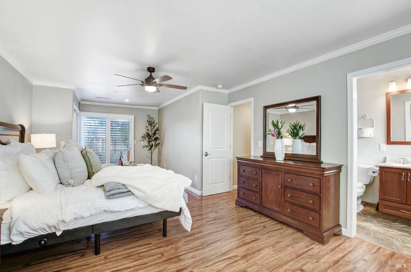 1721 Jennings Avenue