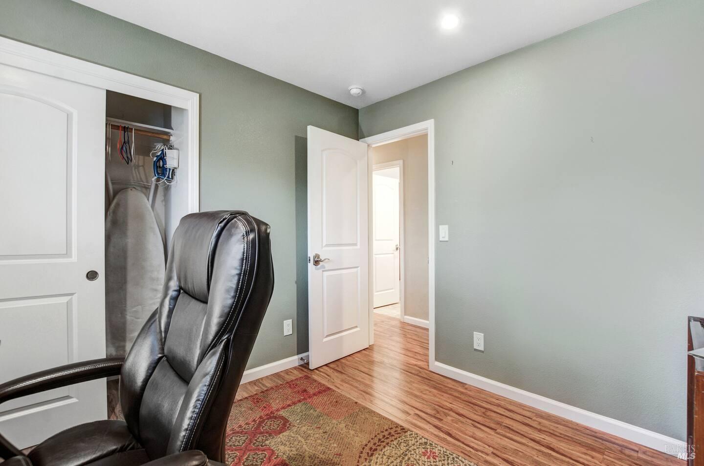 1721 Jennings Avenue