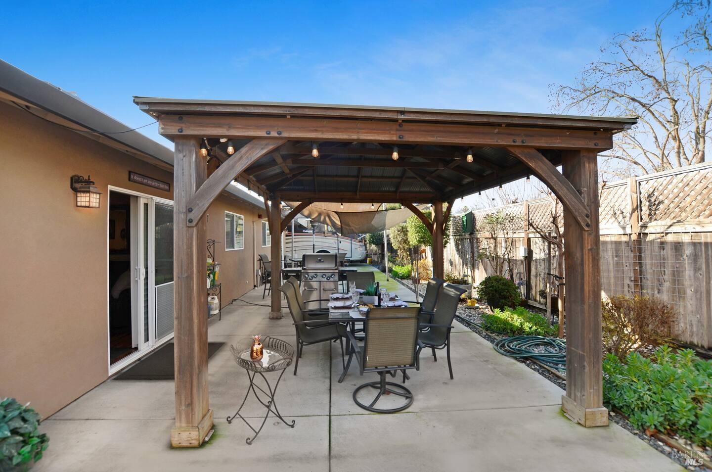 1721 Jennings Avenue