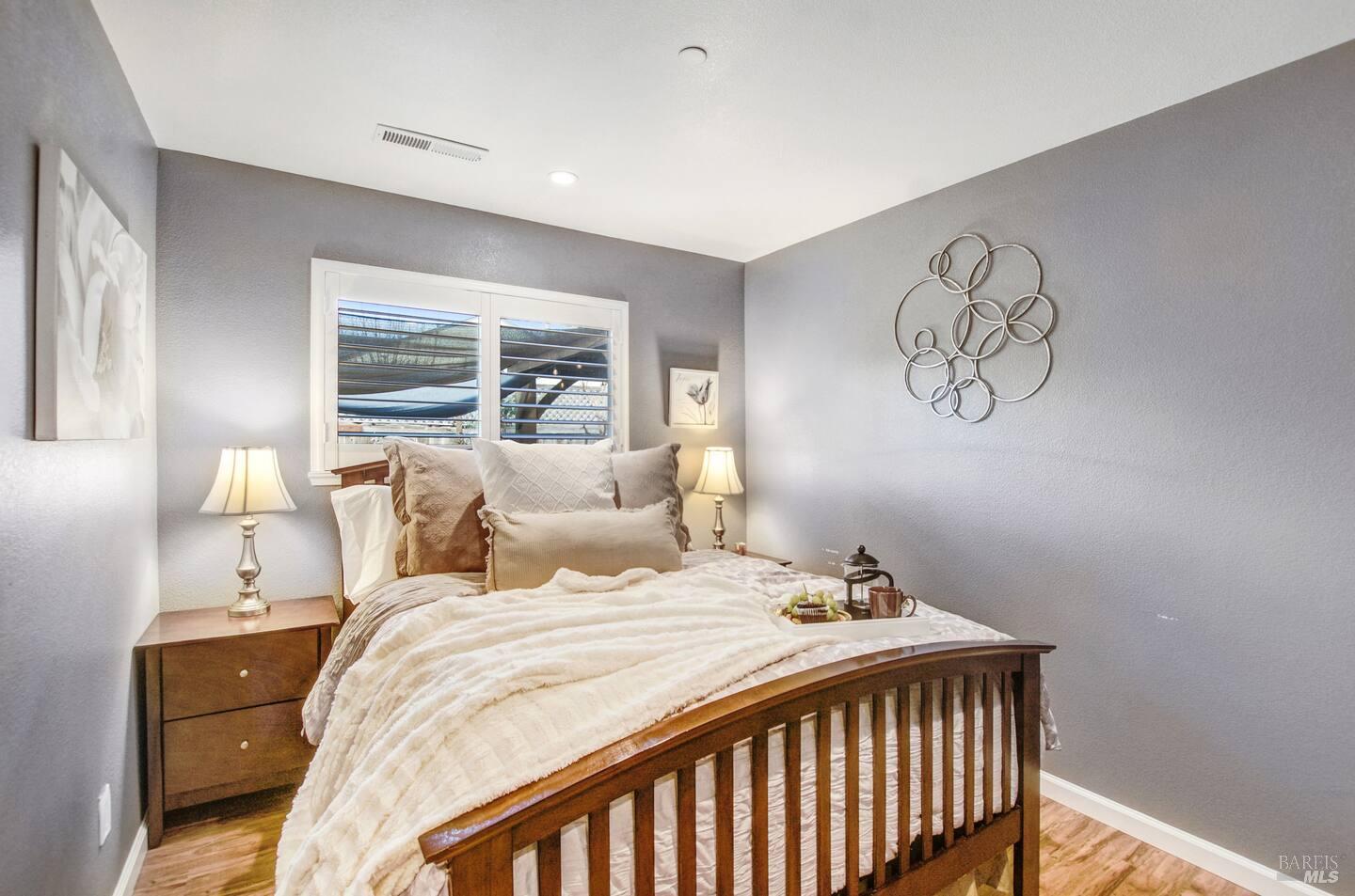 1721 Jennings Avenue