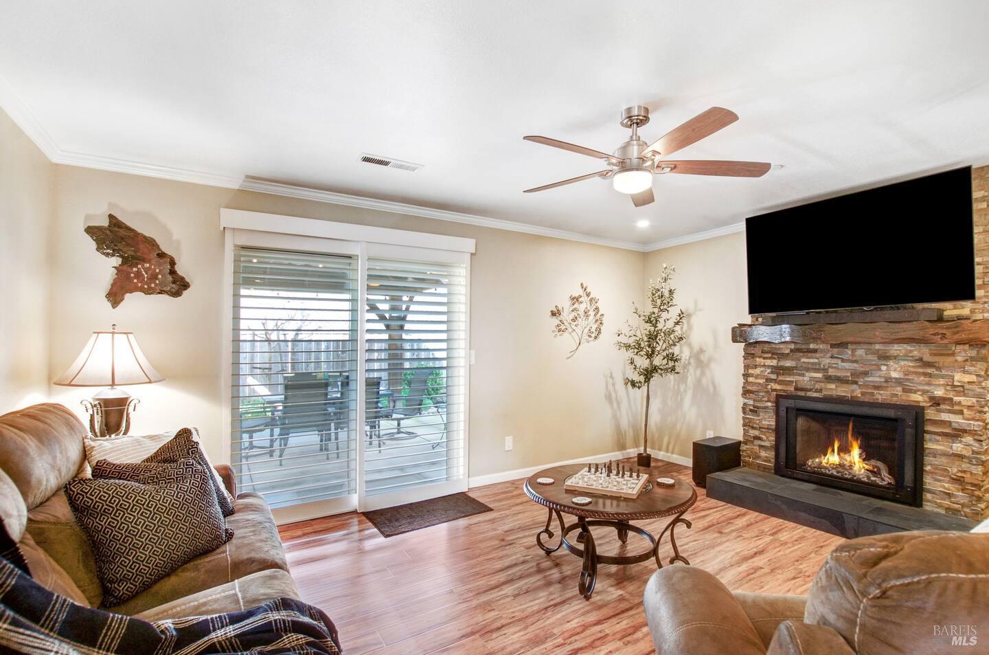 1721 Jennings Avenue