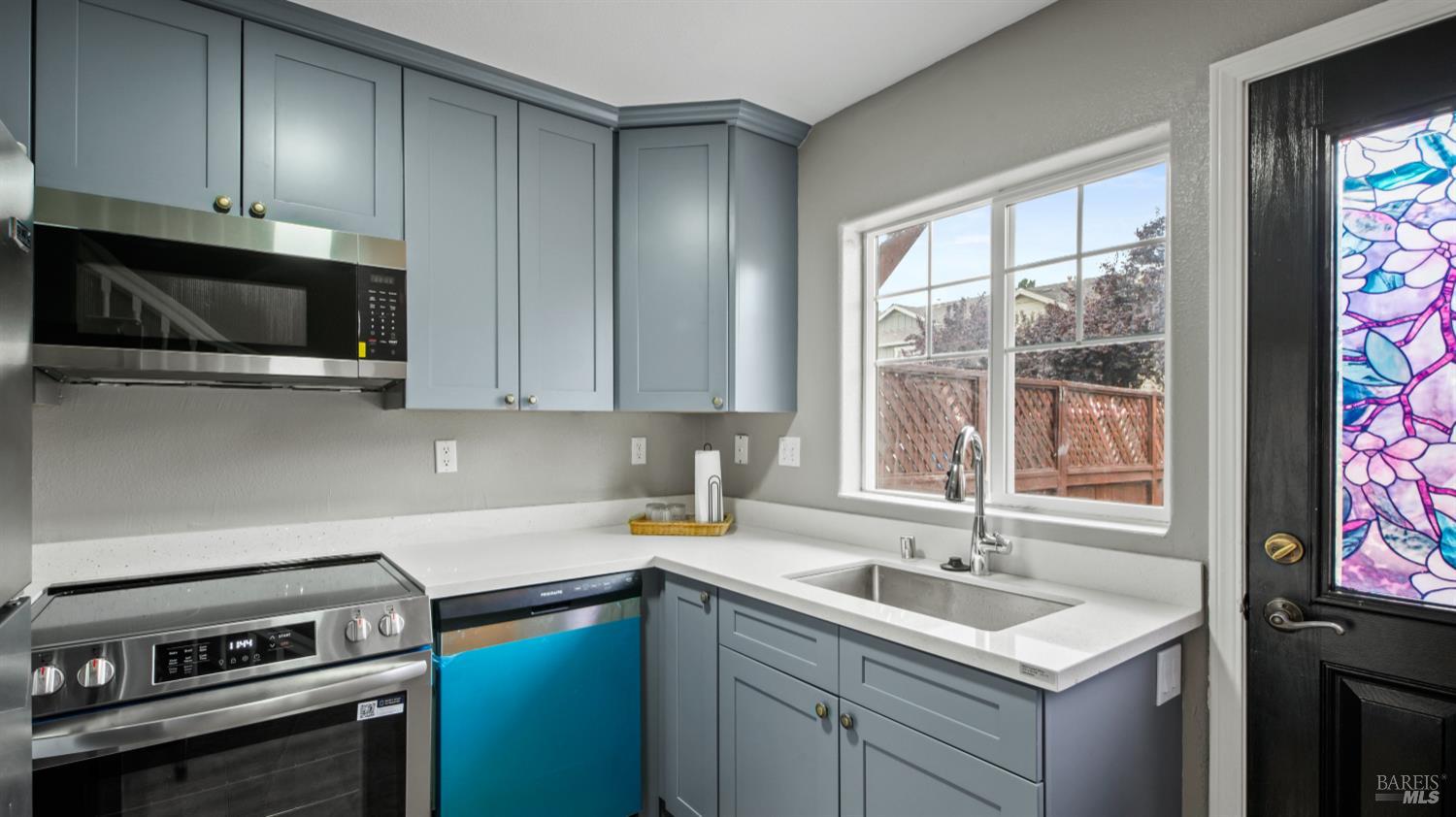 2334 Iroquois Street