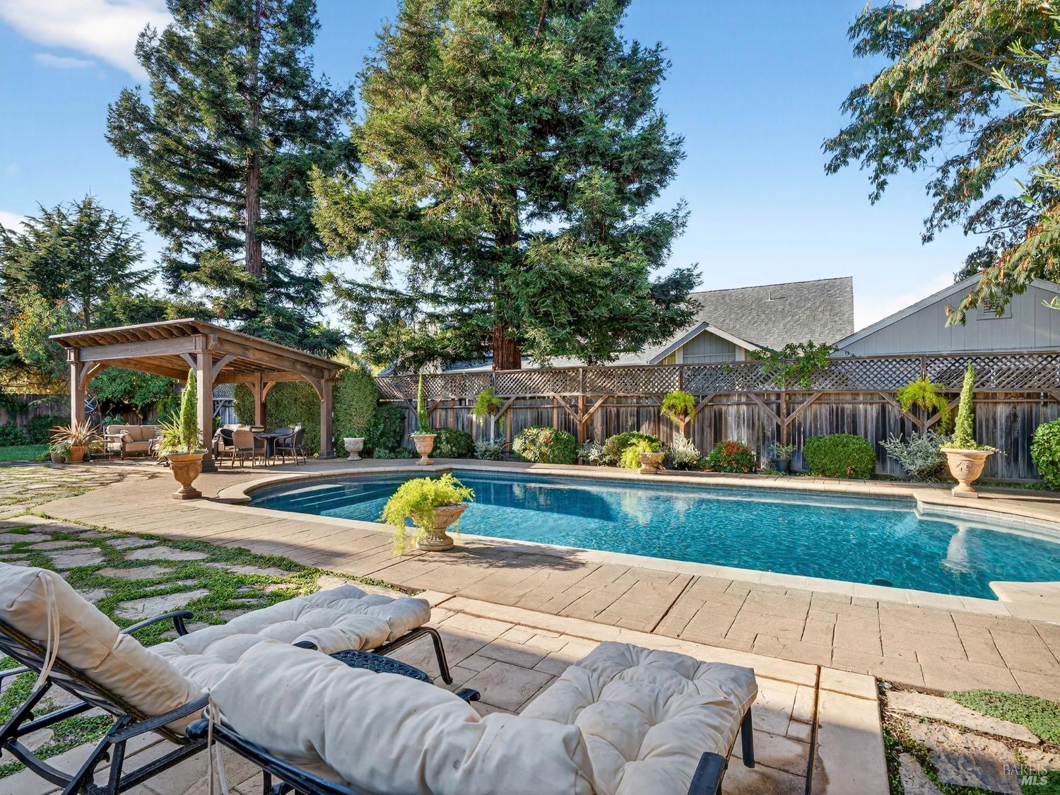 1270 Sweetbriar Drive