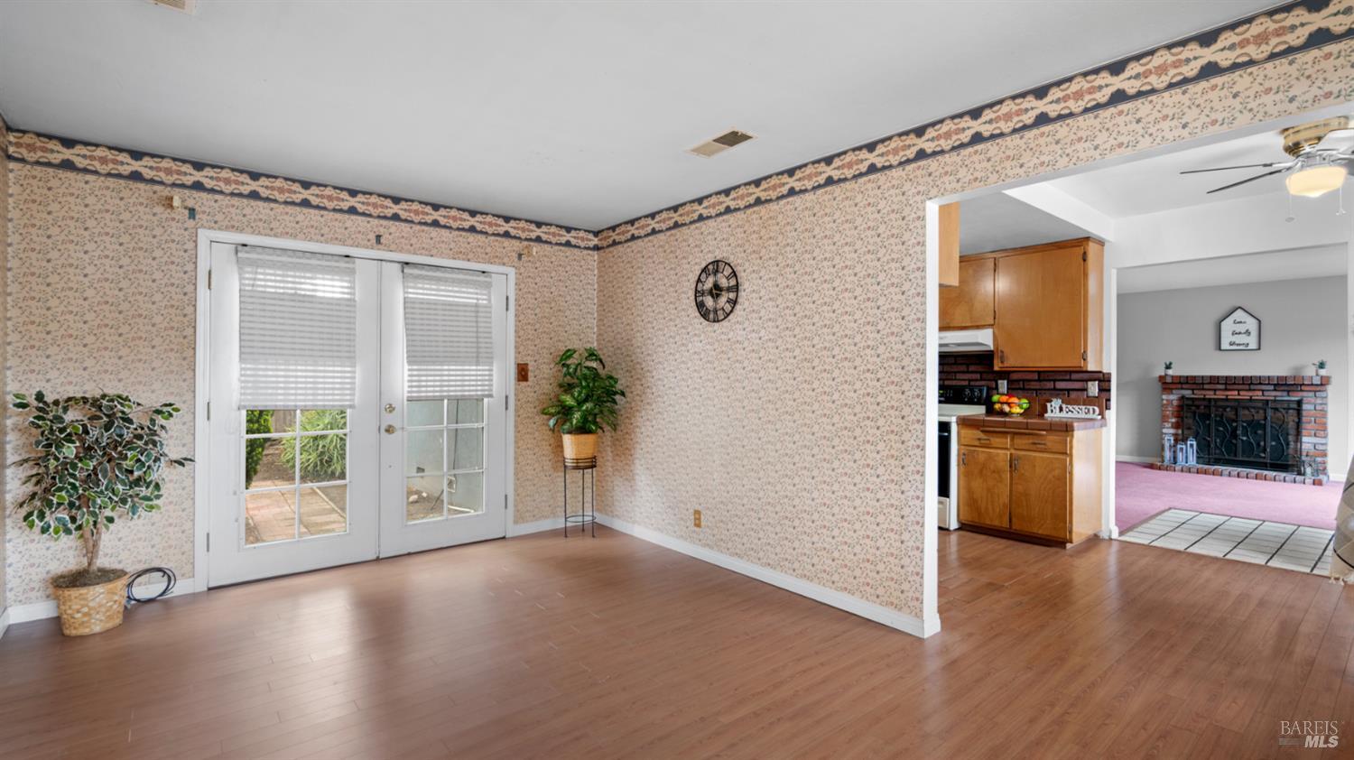 417 W 8th Street