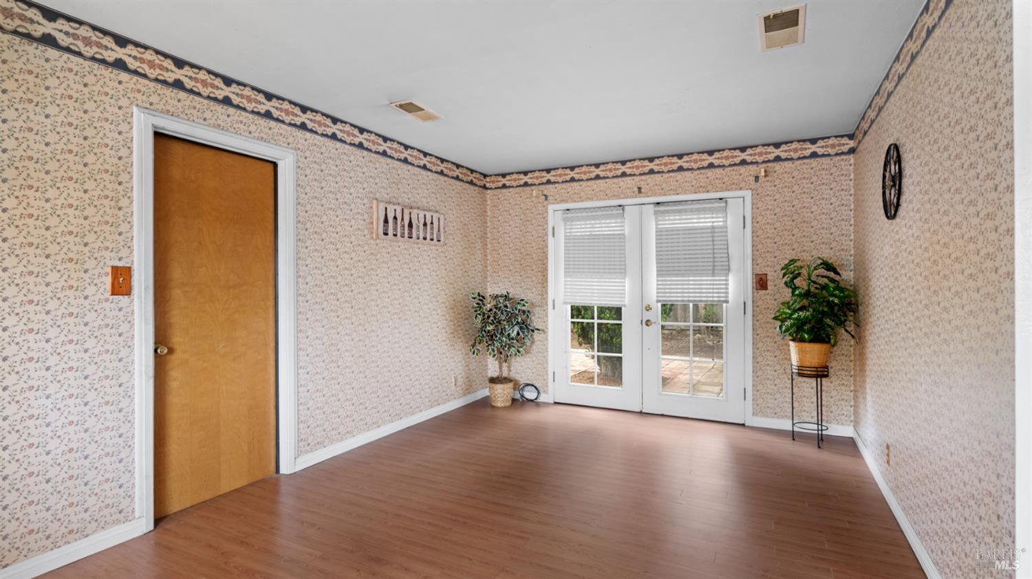 417 W 8th Street