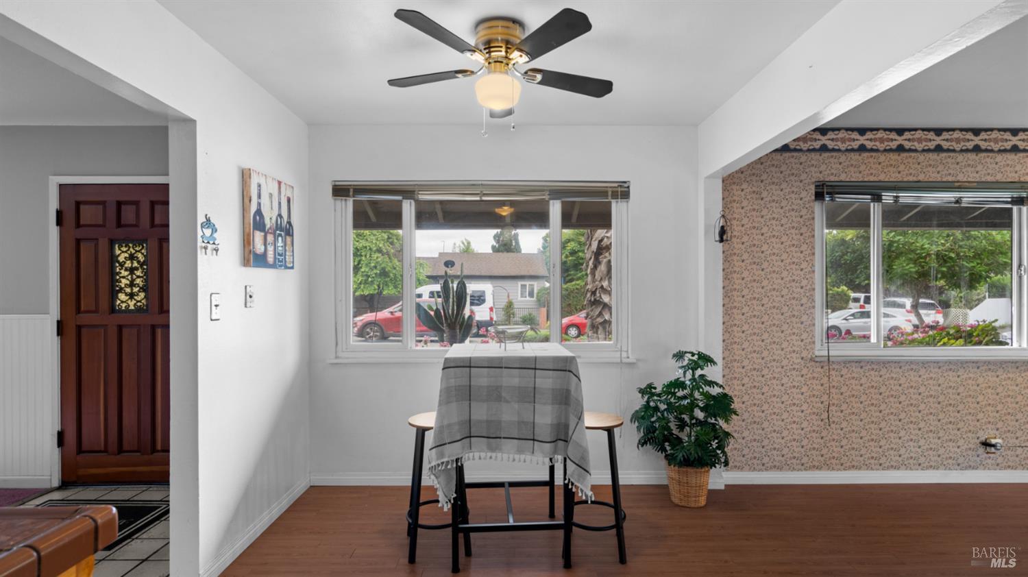 417 W 8th Street
