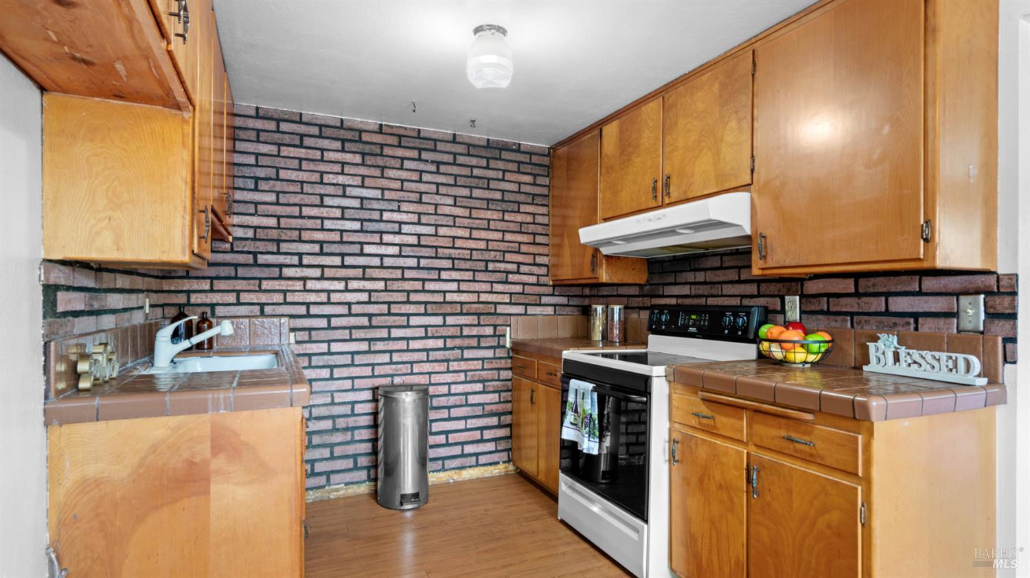417 W 8th Street