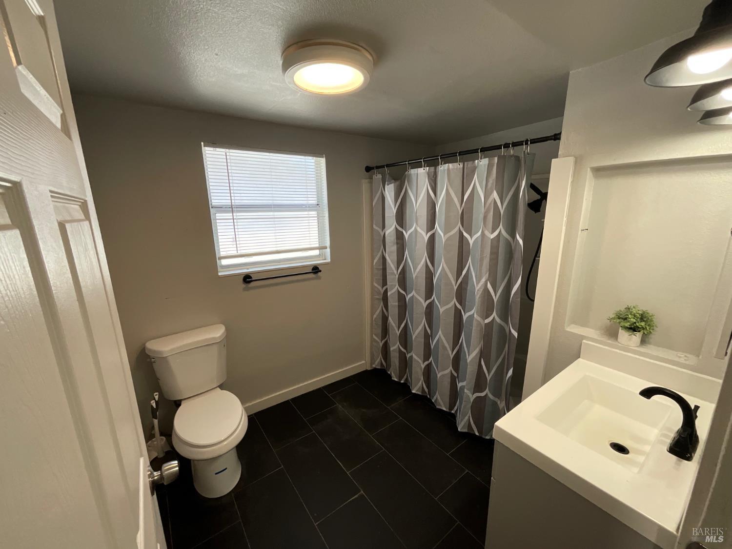 138 W 6th Street