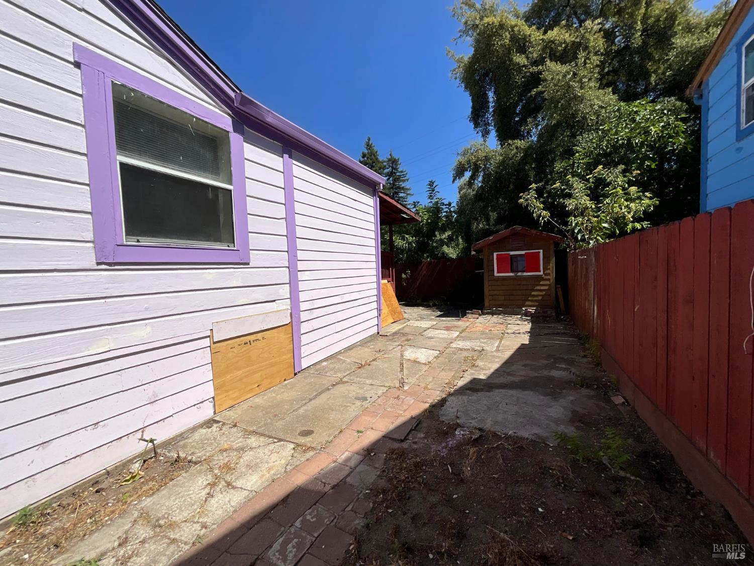 138 W 6th Street