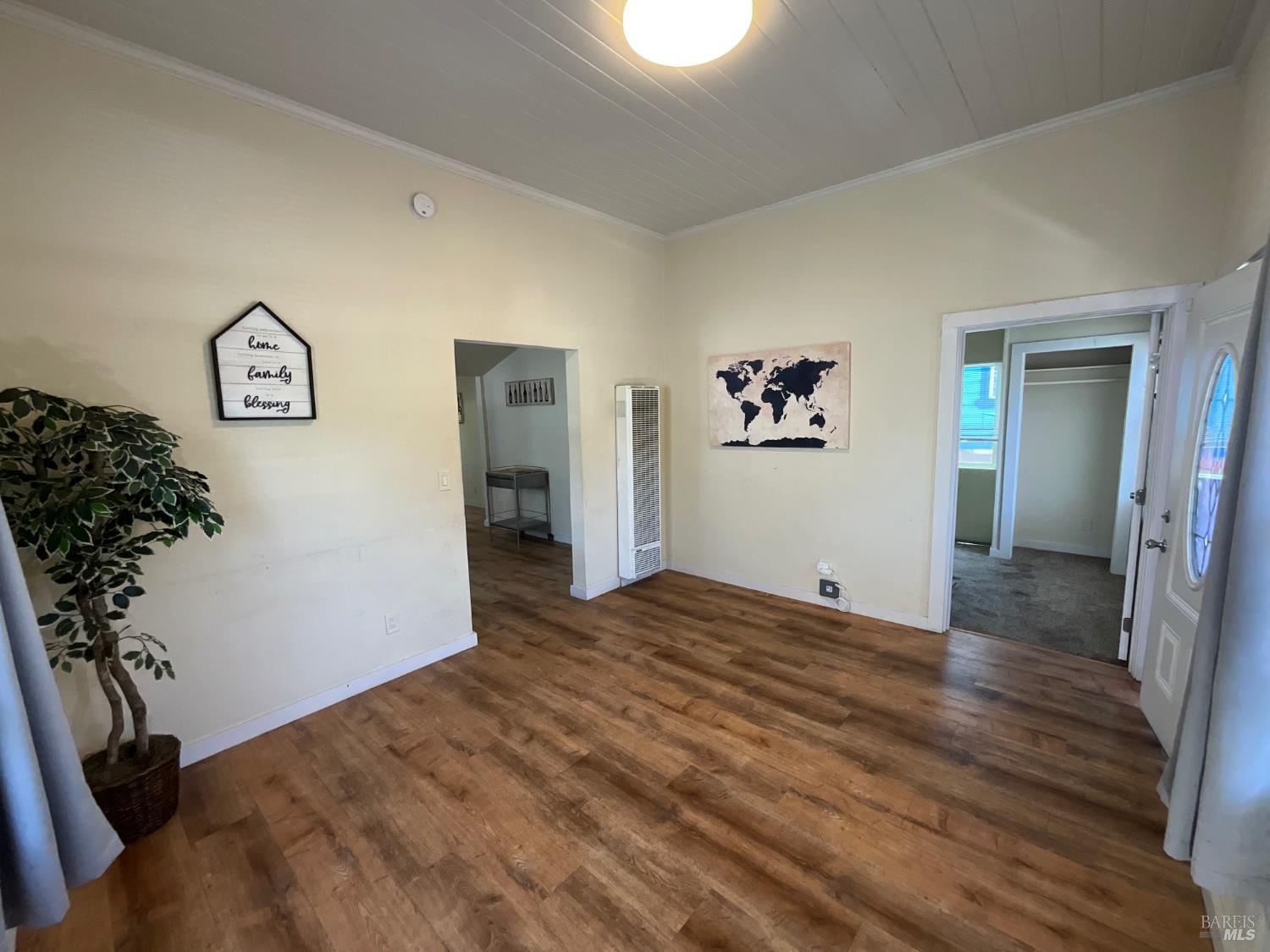 138 W 6th Street