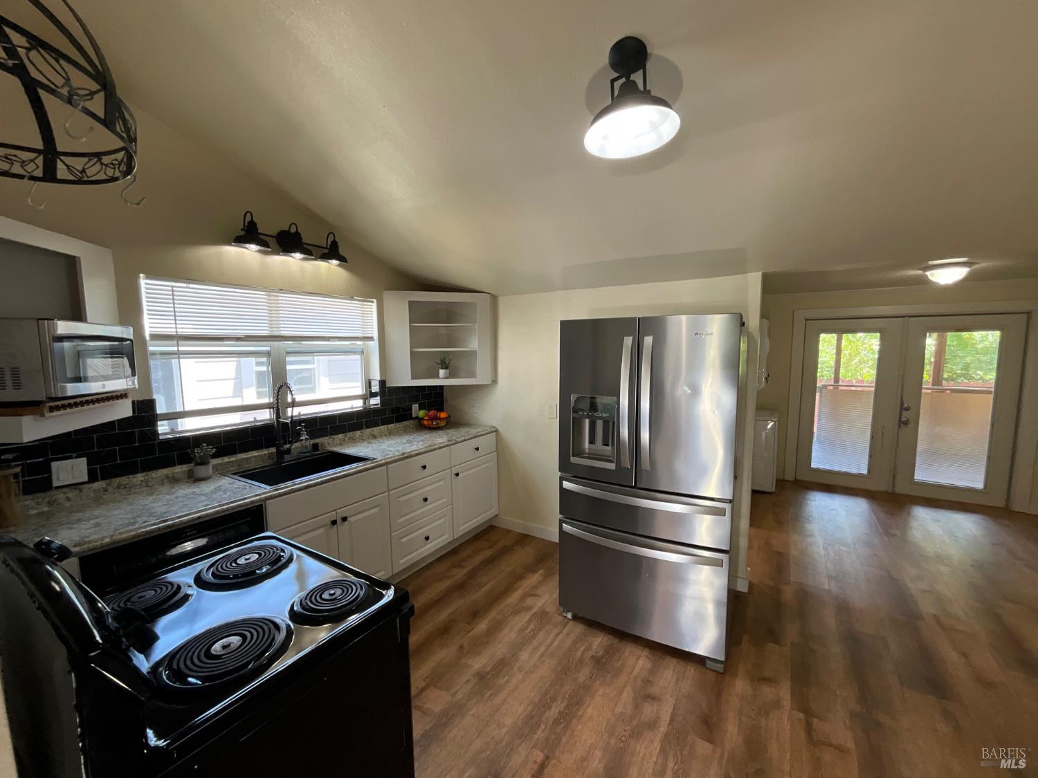 138 W 6th Street