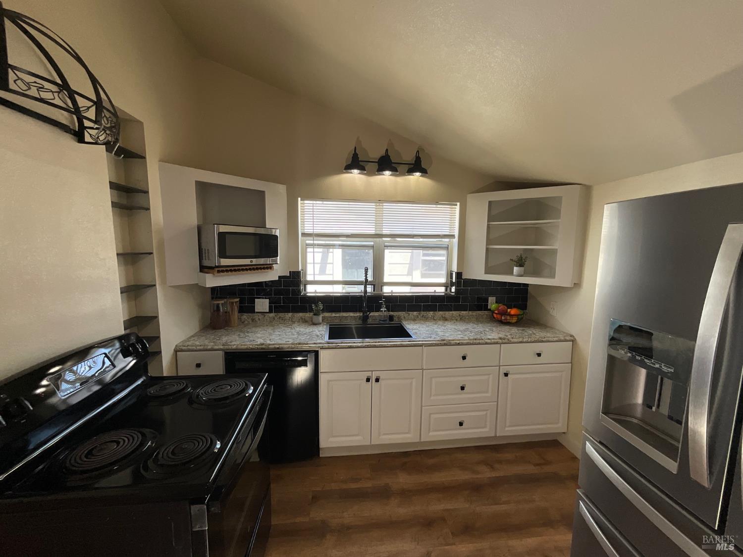 138 W 6th Street