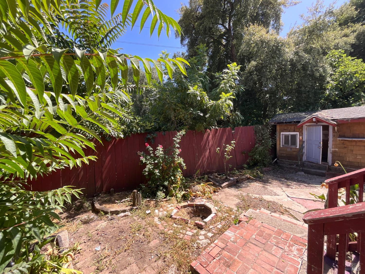 138 W 6th Street