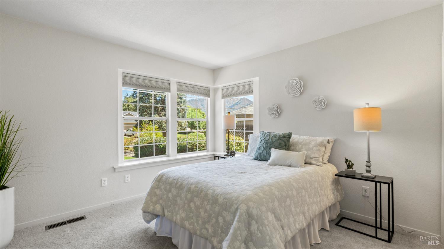 8190 Oakmont Drive