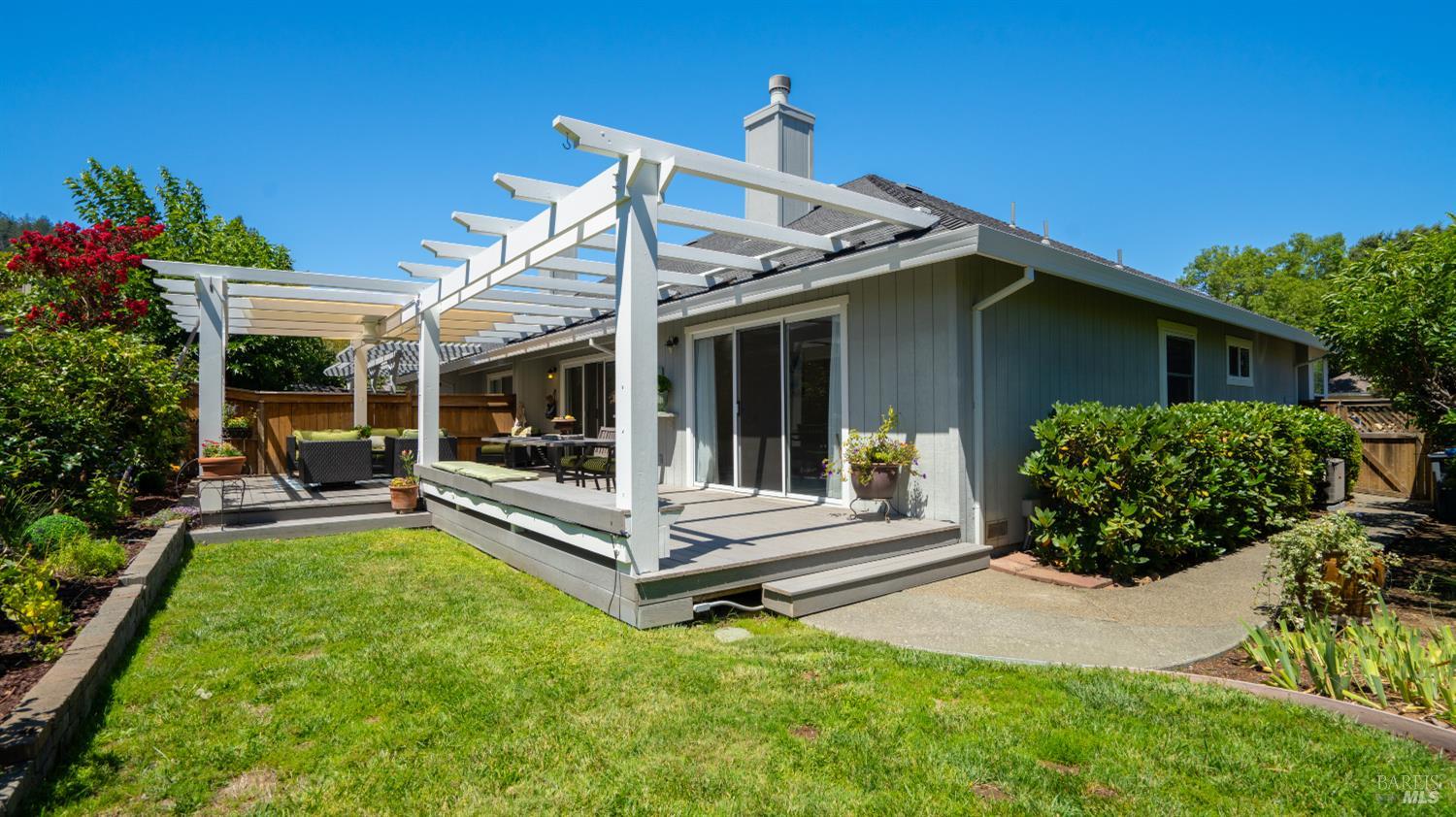 8190 Oakmont Drive