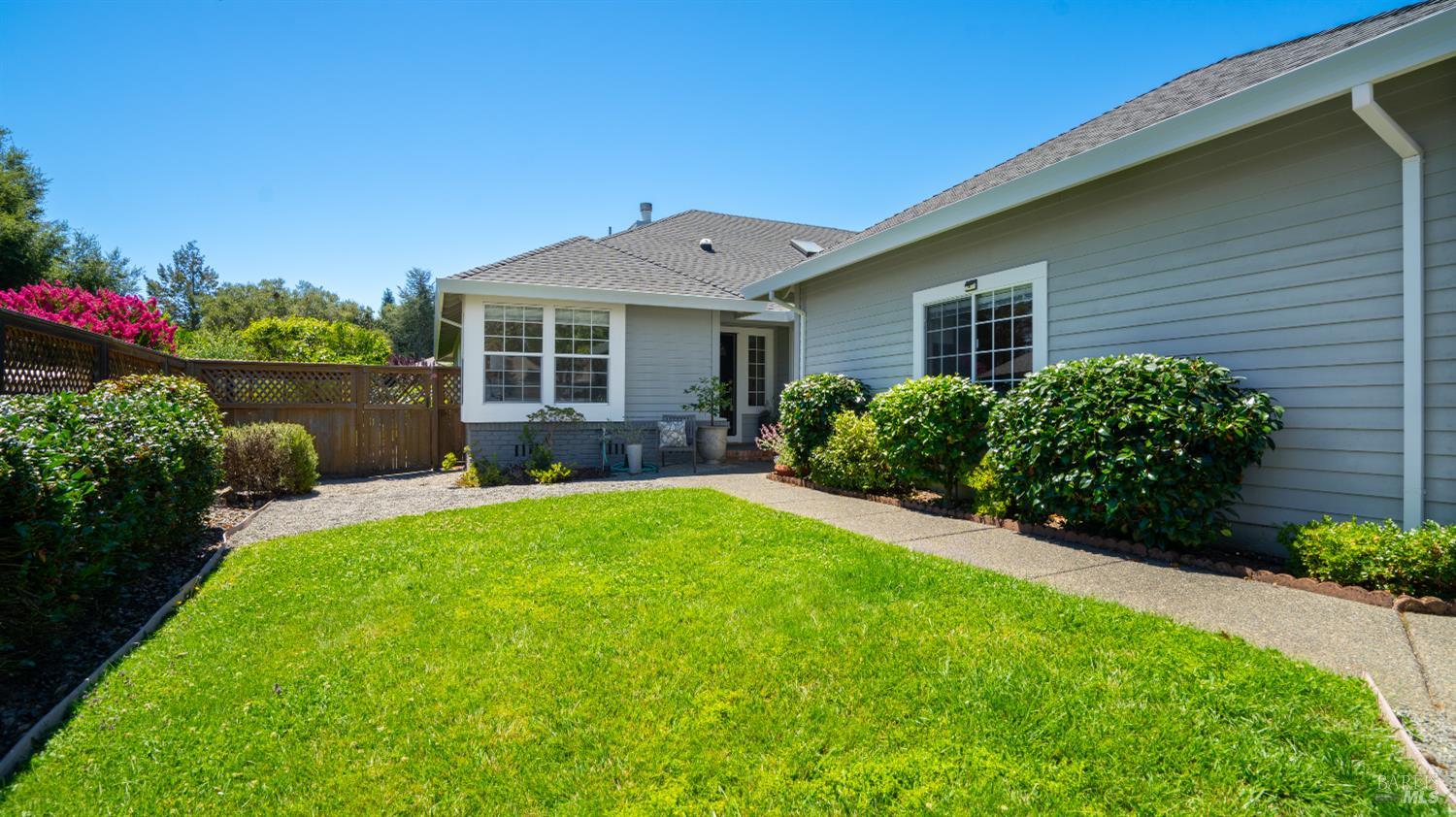 8190 Oakmont Drive