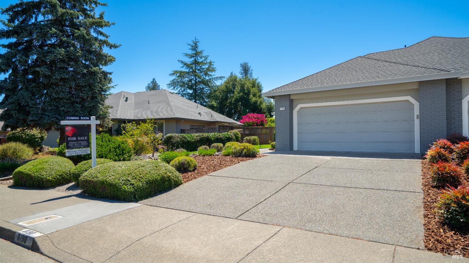 8190 Oakmont Drive