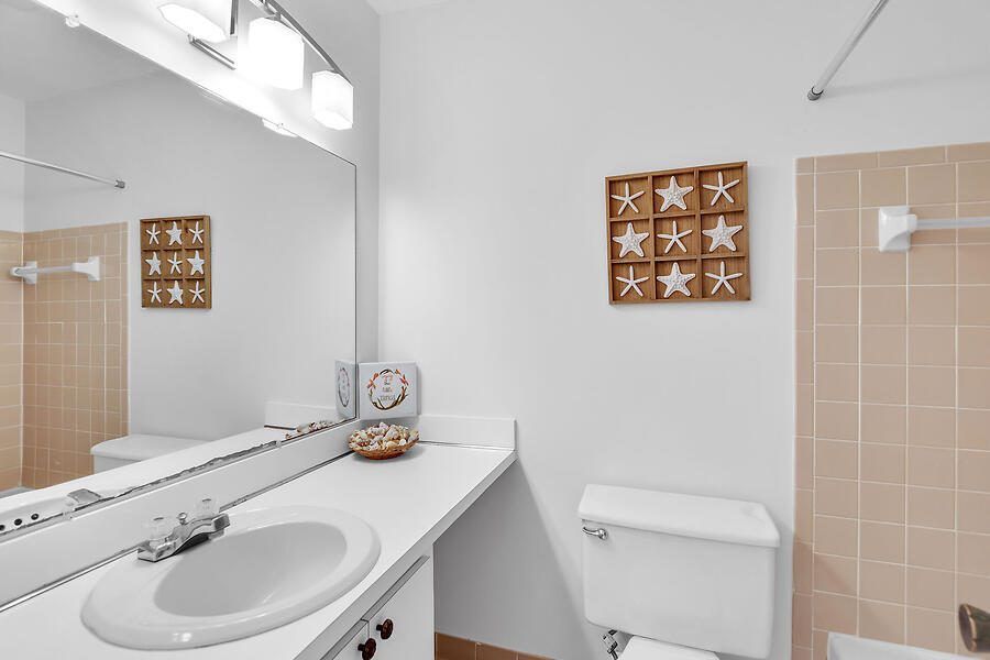 389 N Anglers Drive Unit: 206